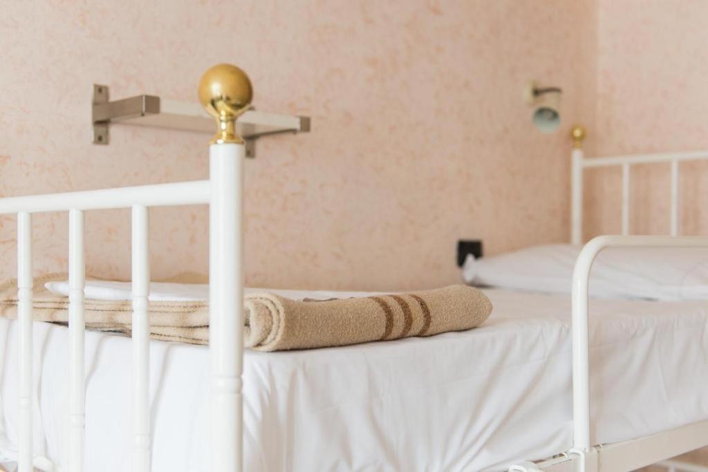Hostal Archi Rossi *