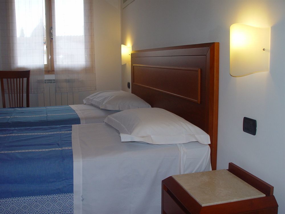 Archi Rossi Hostal Florencia