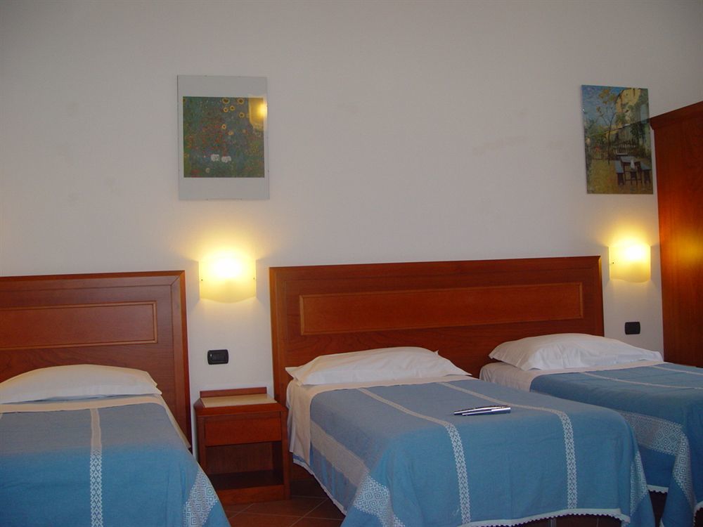 Hostal Archi Rossi *