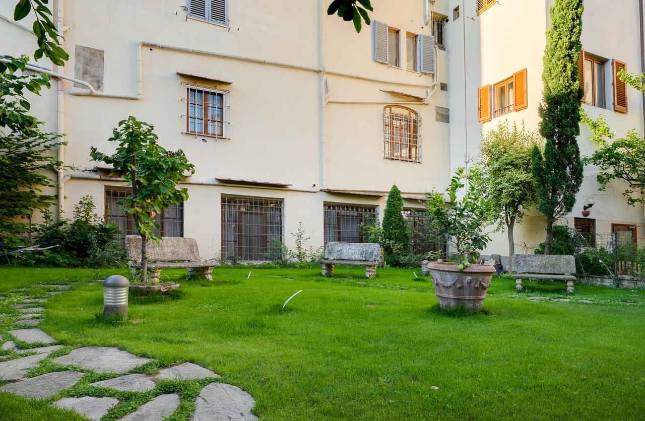 Archi Rossi Hostal *