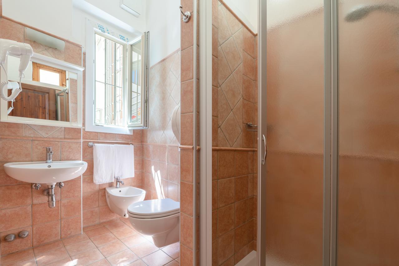 Archi Rossi Hostal