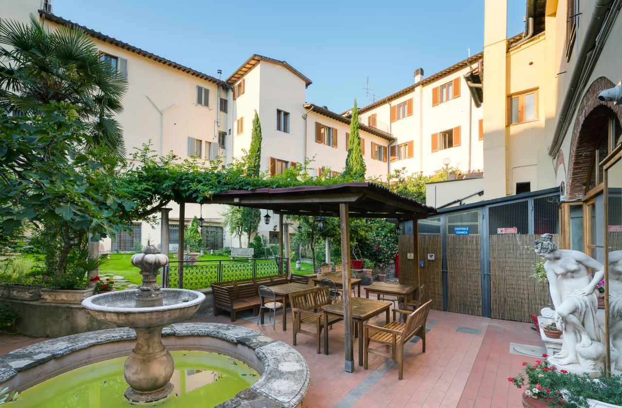 Hostal Archi Rossi *