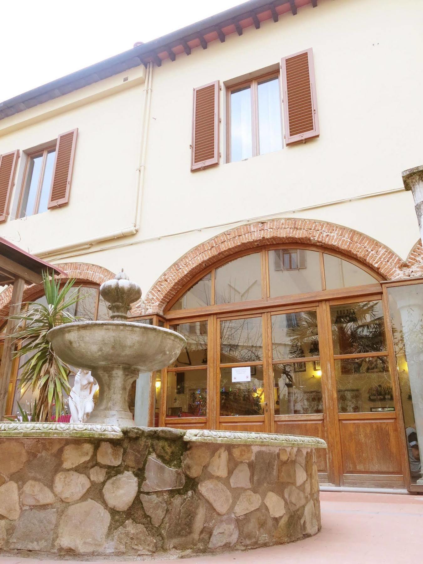 Hostal Archi Rossi