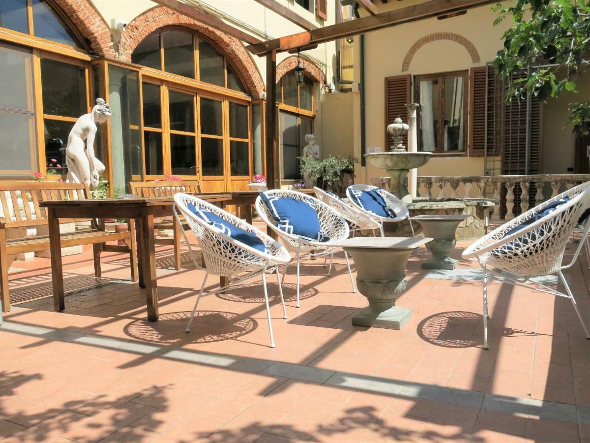 Hostal Archi Rossi *
